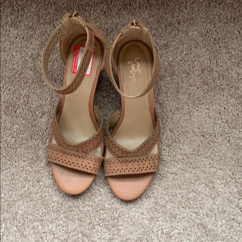 Crown vintage wedges shoes